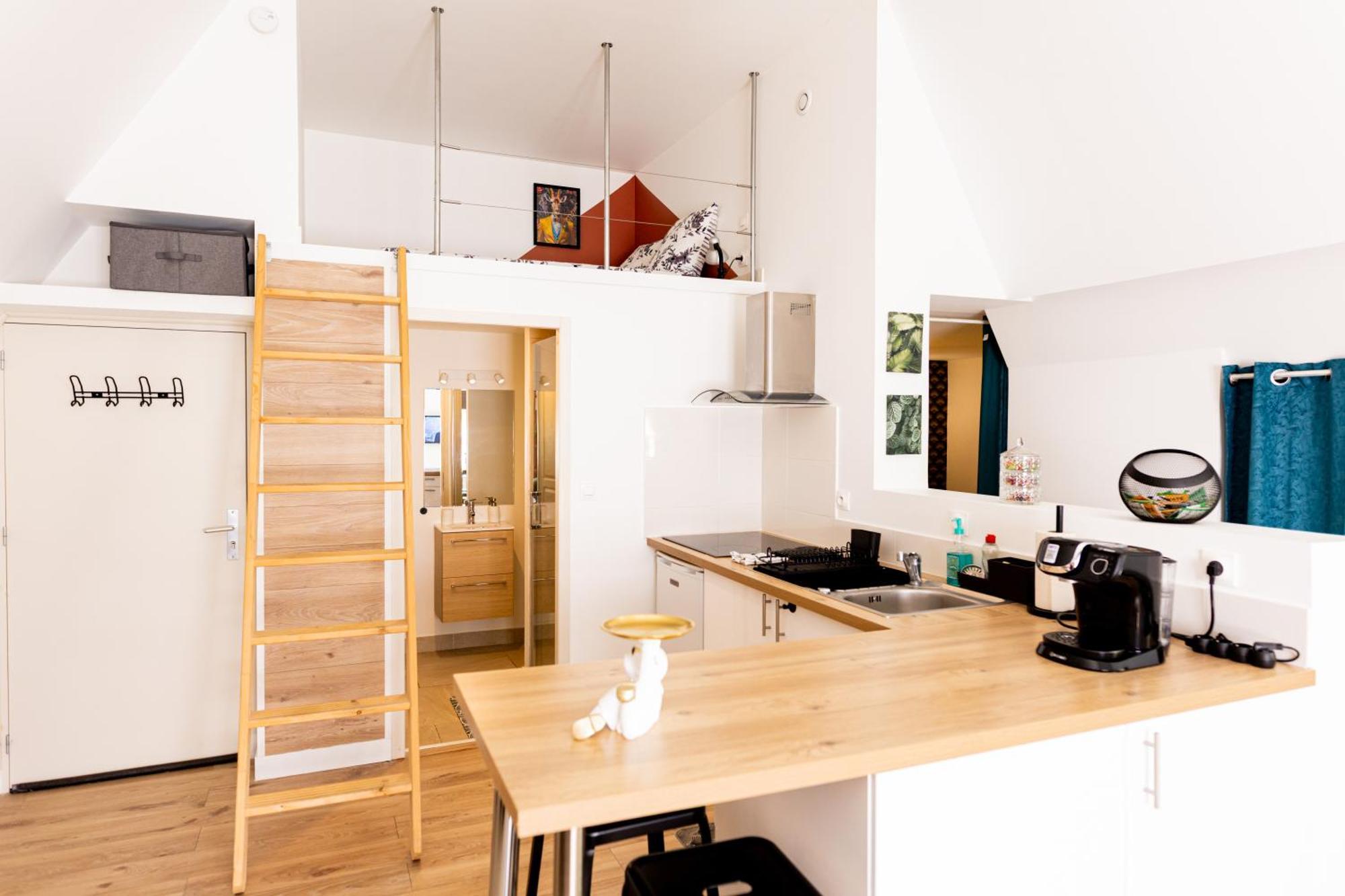 Mirabeau Sous Les Toits - Apartment Tours