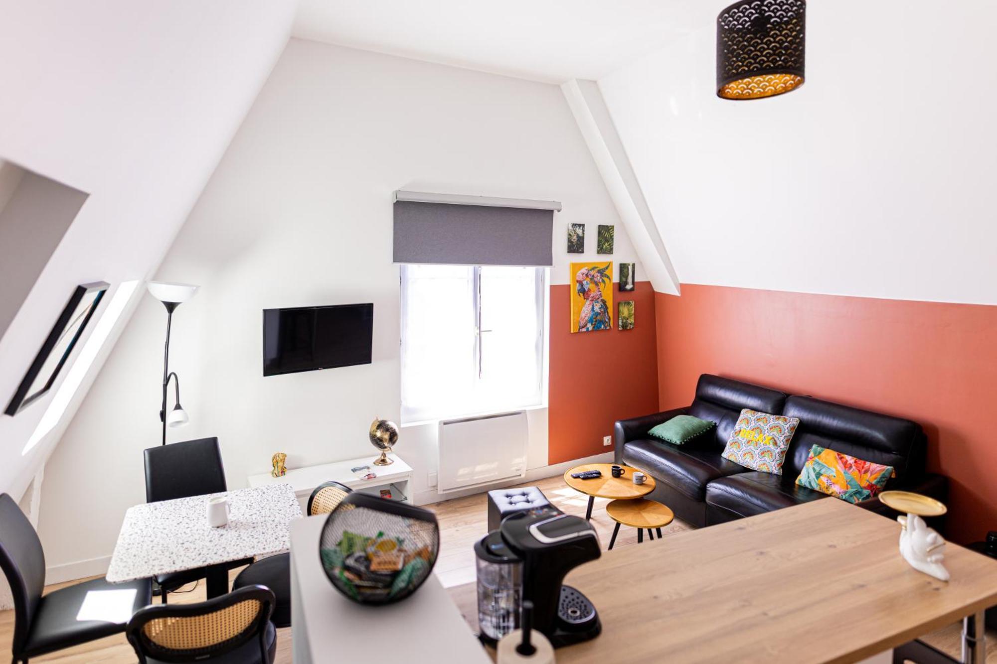 Mirabeau Sous Les Toits - Apartment Tours