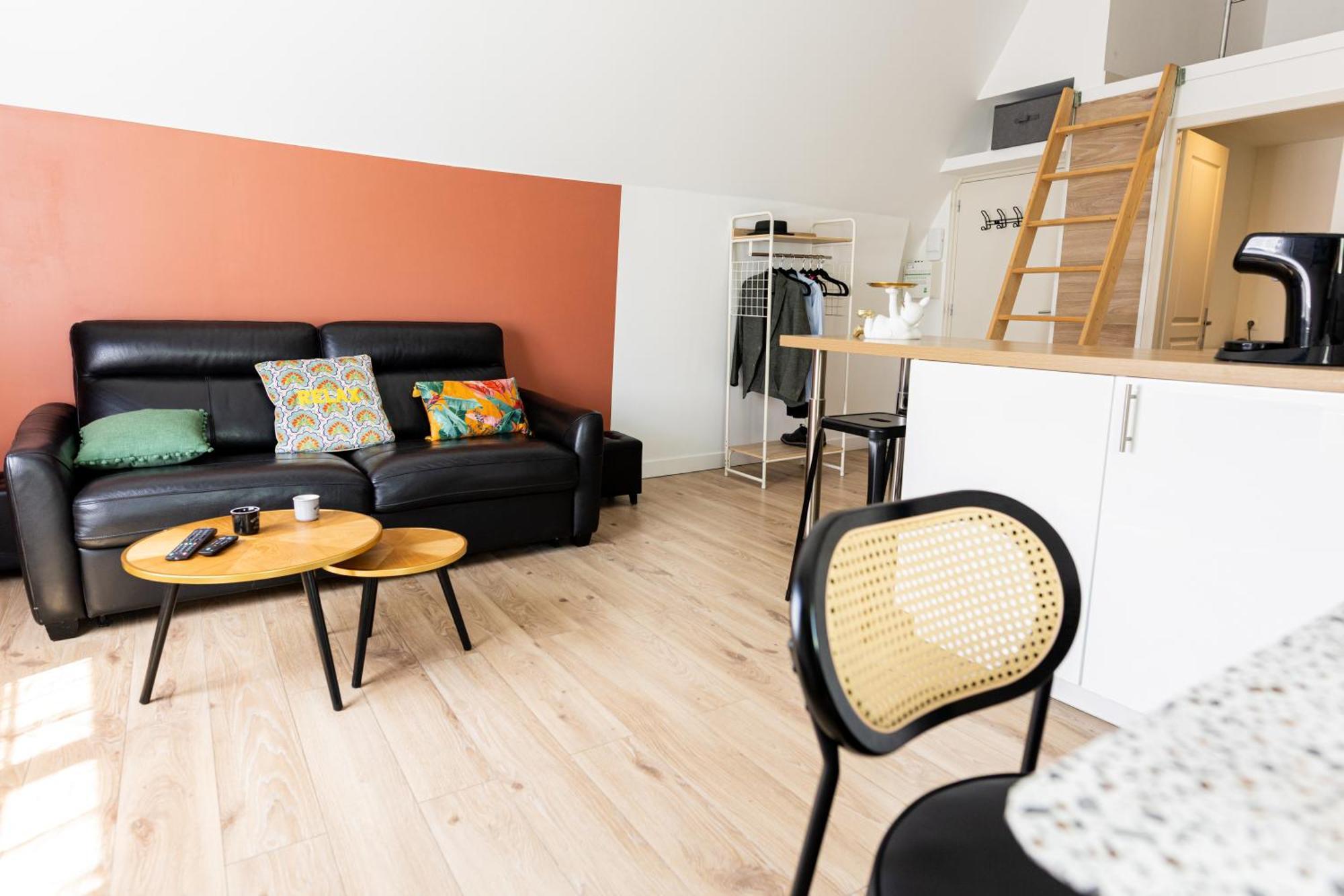 Mirabeau Sous Les Toits - Apartment Tours